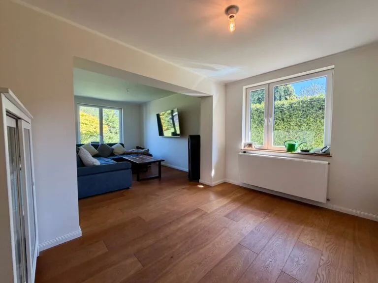 Gepflegtes Einfamilienhaus auf weitläufigem Baugrundstück – Foto 5